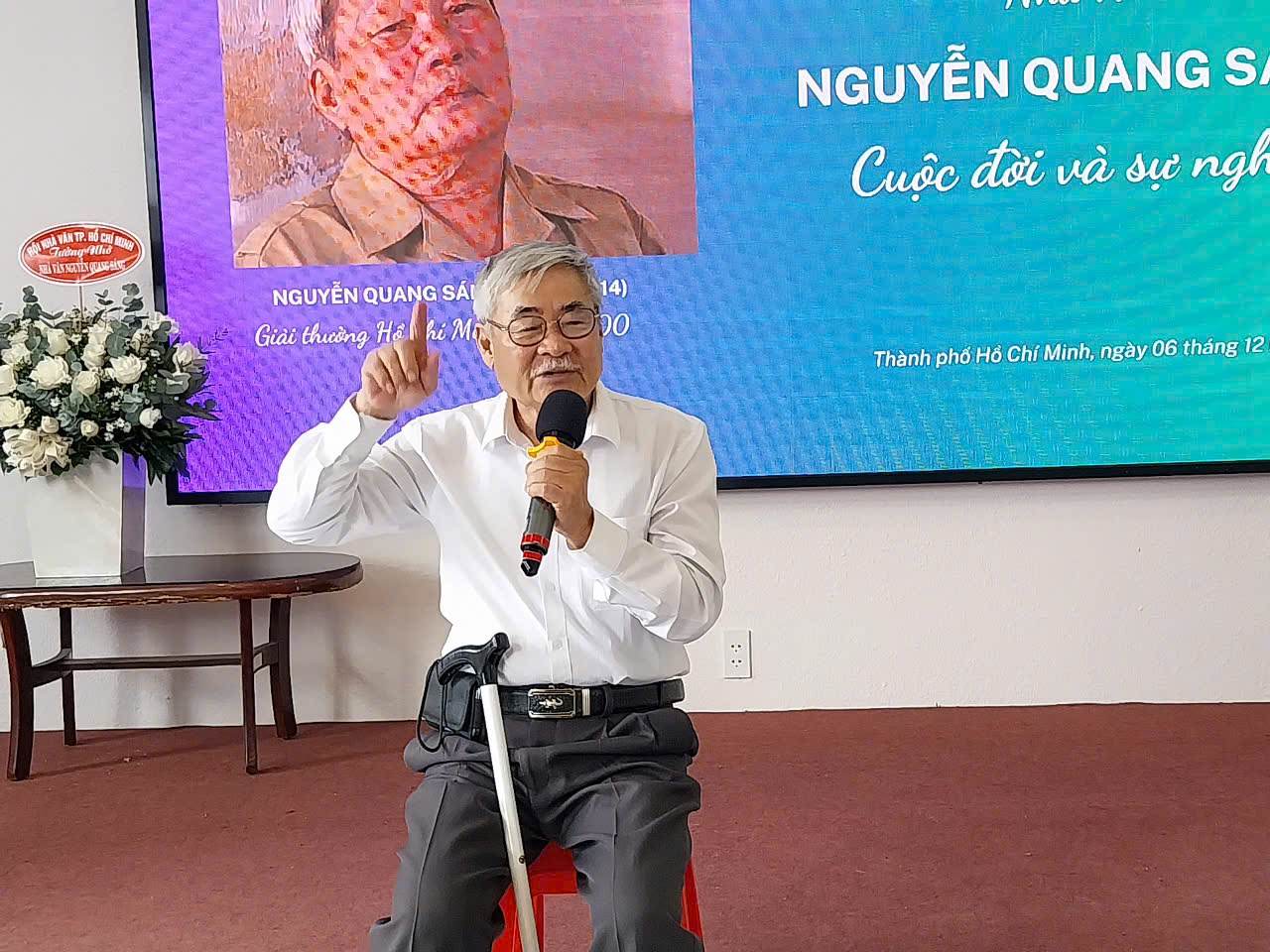 Nhà thơ Nguyễn Duy tại Hội thảo về cuộc đời và sự nghiệp nhà văn Nguyễn Quang Sáng